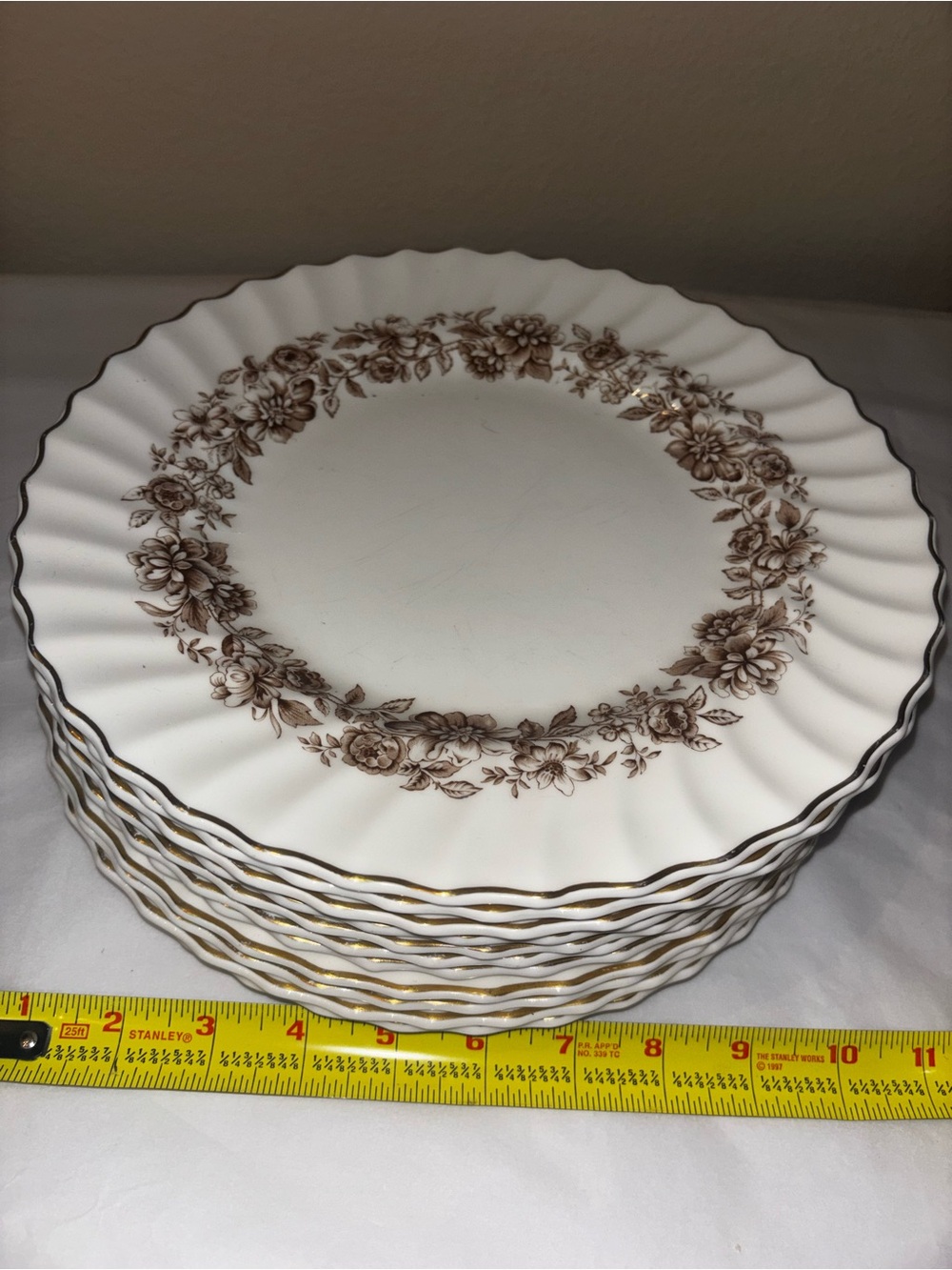 Royal Doulton Mayfair H4905 England Dinner Plate 10 5/8" 1 of 11